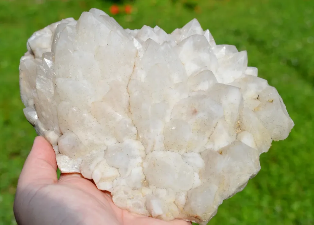 Quartz 2340 grams - Cavnic, Maramureș County, Romania image