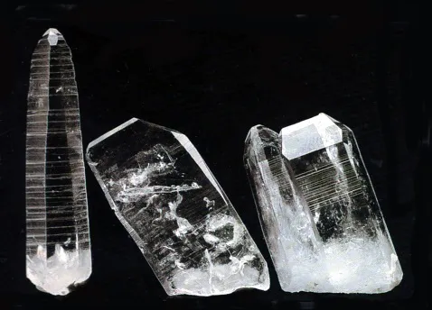 Quartz: 5.4cm x 1.8cm - 4.5cm x 2cm_ 4.1cm x 2.3cm, Trimouns, Luzenac, Ariège, France image
