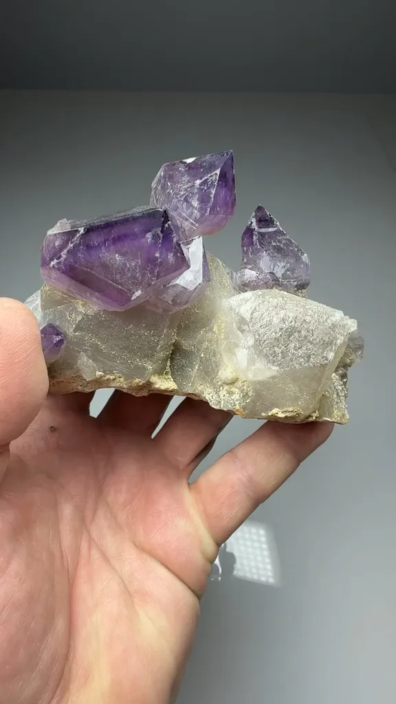 Quartz - image 2
