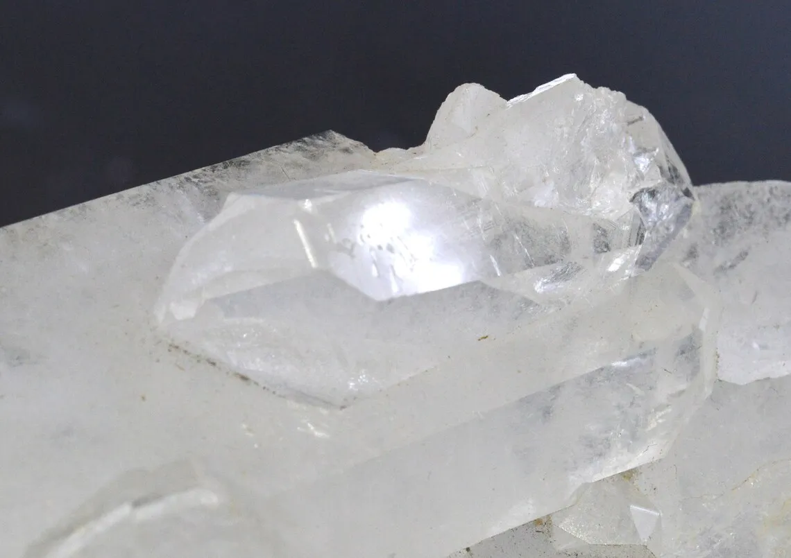 Quartz 986 grams - Minas Gerais, Brazil - image 3