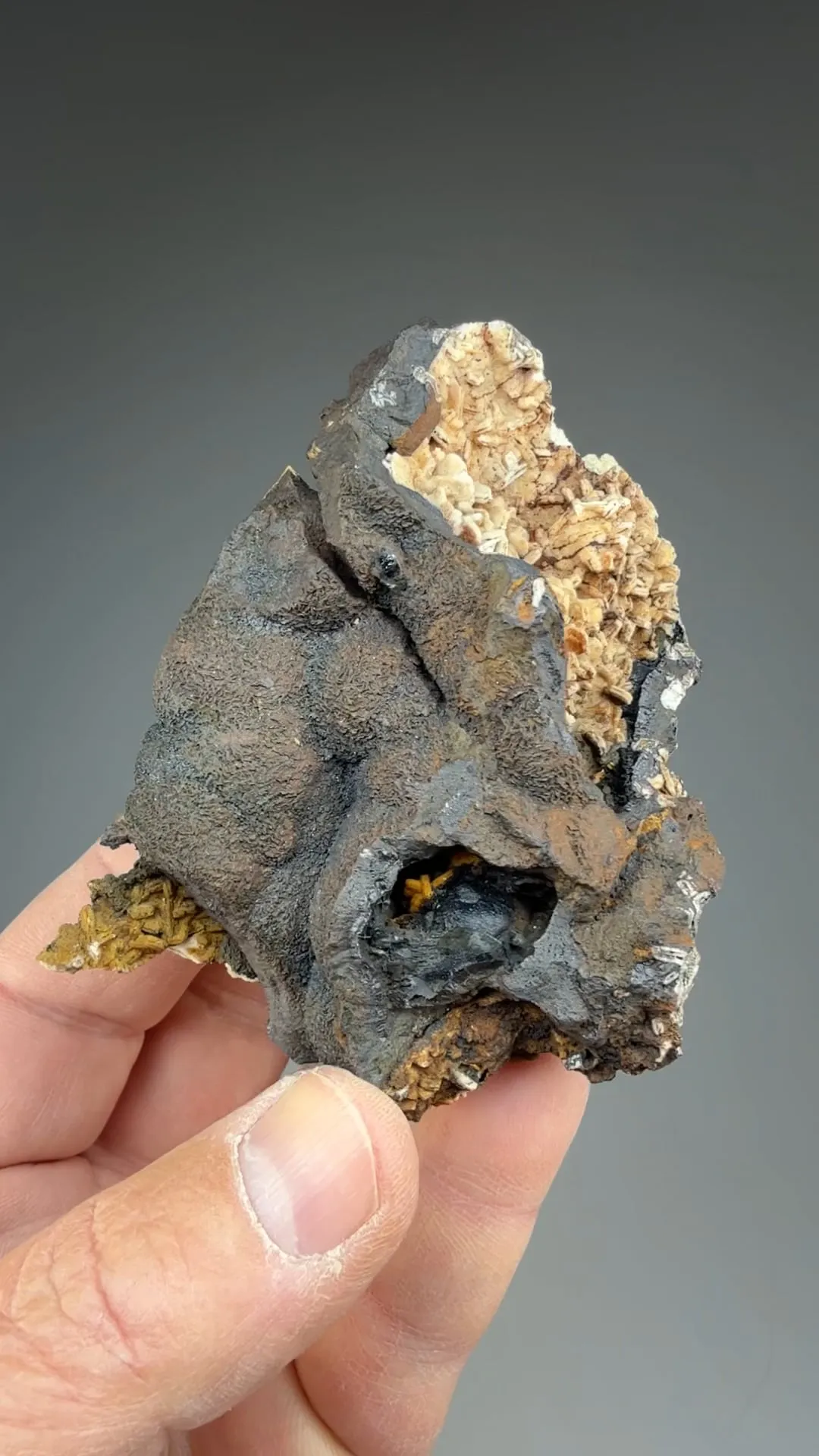 Quartz after Barite with Lepidocrocite - image 2