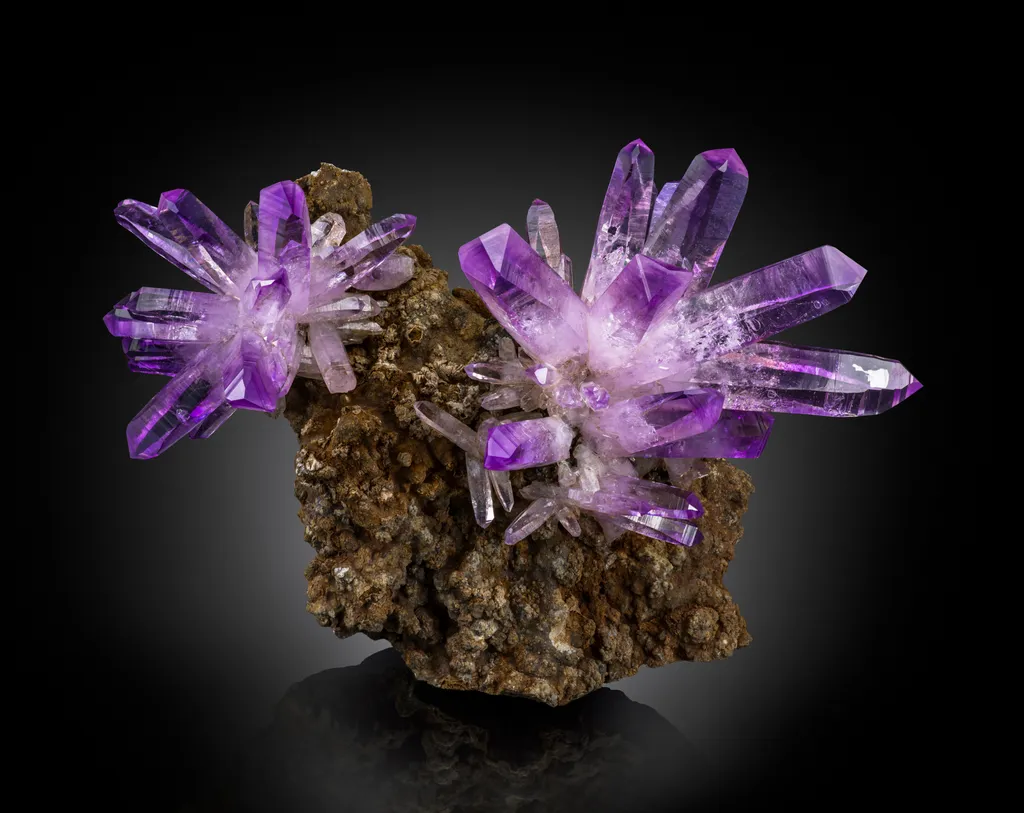 Quartz (Amethyst) image