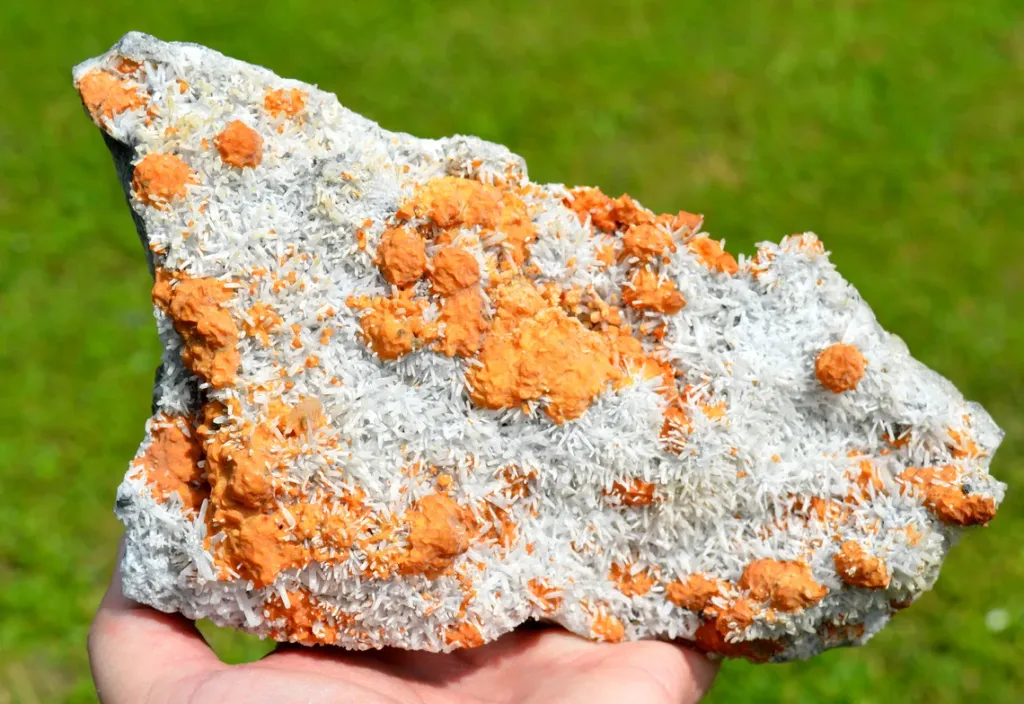 Quartz and Calcite 2620 grams - Cavnic, Maramureș County, Romania image