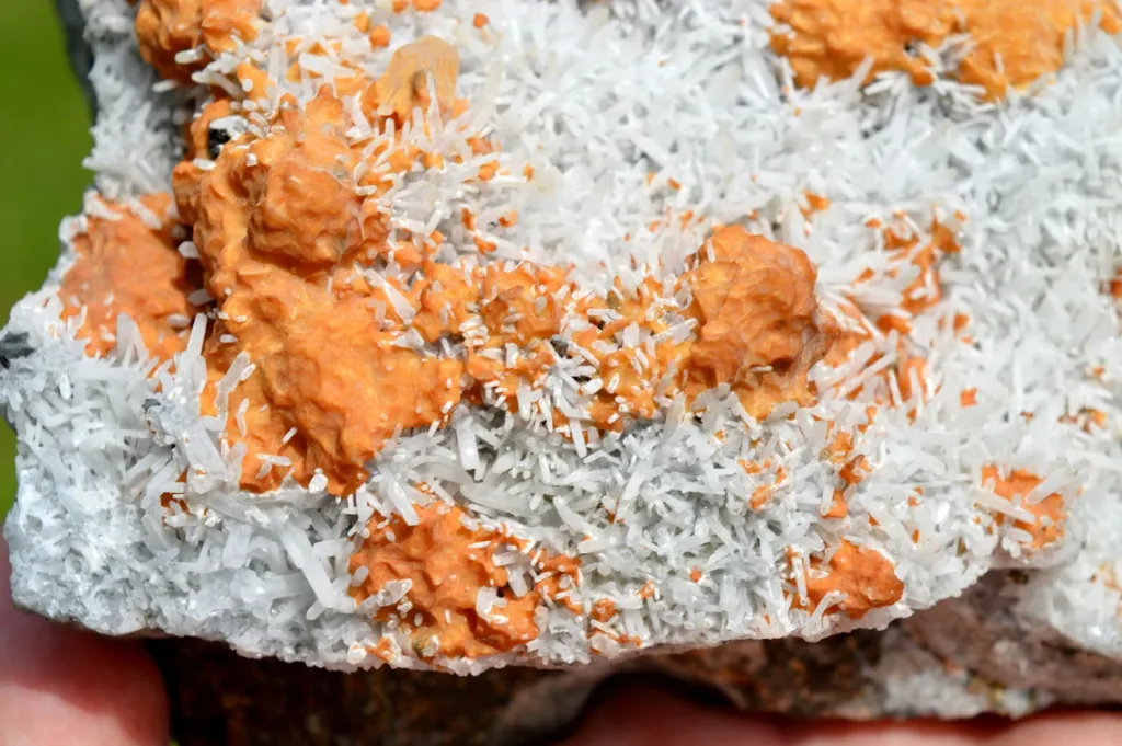 Quartz and Calcite 2620 grams - Cavnic, Maramureș County, Romania - image 4