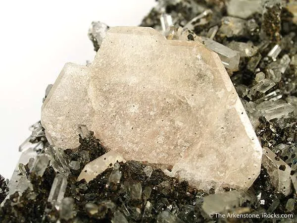 Quartz And Fluorapatite - image 7