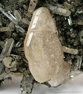 Quartz And Fluorapatite - image 2