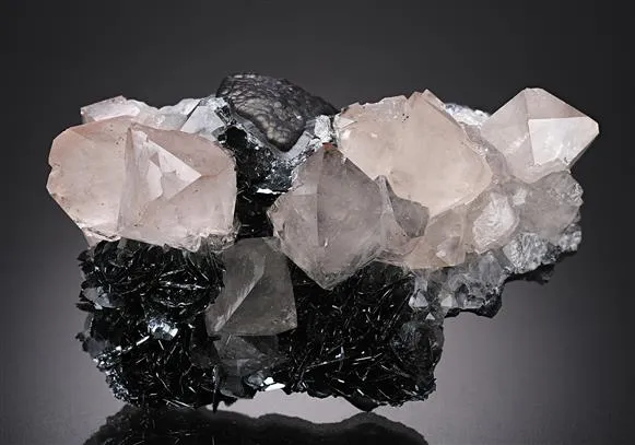 Quartz and Hematite image