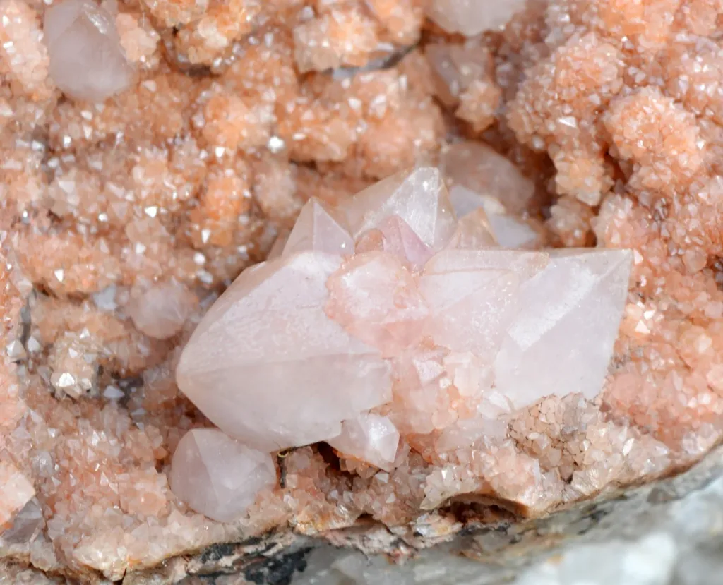 Quartz and Hematoid Quartz 2940 grams - Morocco - image 6