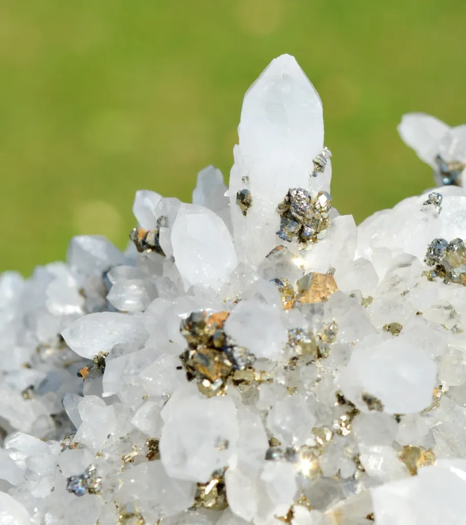 Quartz and Pyrite 2180 grams - Cavnic Mine, Cavnic, Maramureş, Romania - image 2