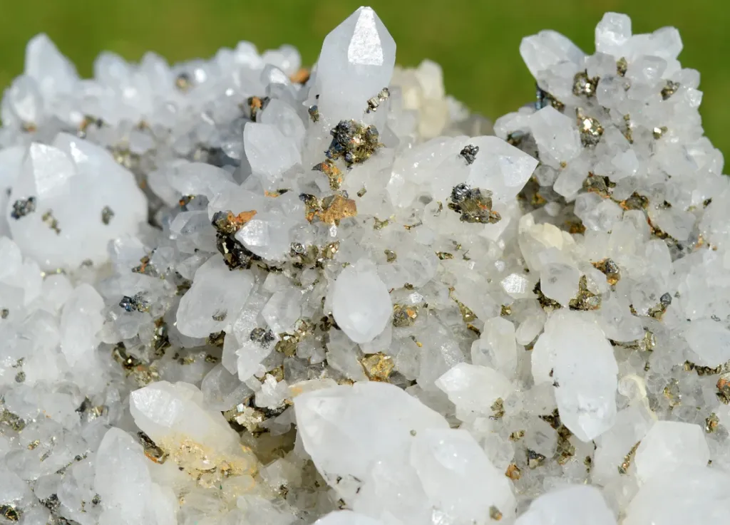 Quartz and Pyrite 2180 grams - Cavnic Mine, Cavnic, Maramureş, Romania - image 8