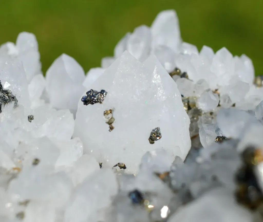 Quartz and Pyrite 2180 grams - Cavnic Mine, Cavnic, Maramureş, Romania - image 7