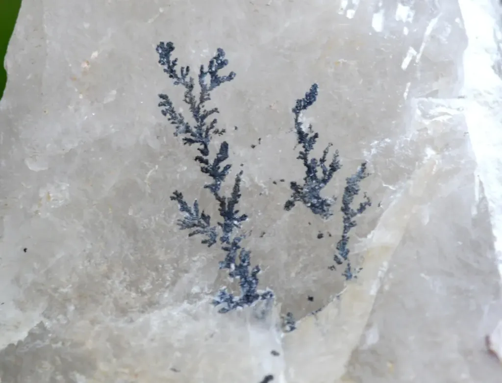 Quartz and Tourmaline Elbaite + Manganese Dendrites 4200 grams - Galileia, Minas Gerais, Brazil - image 7
