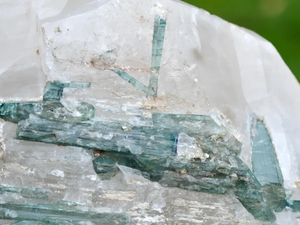 Quartz and Tourmaline Elbaite + Manganese Dendrites 4200 grams - Galileia, Minas Gerais, Brazil - image 10