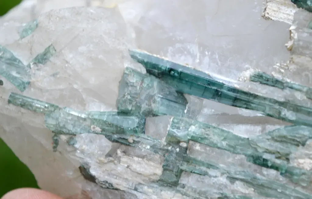 Quartz and Tourmaline Elbaite + Manganese Dendrites 4200 grams - Galileia, Minas Gerais, Brazil - image 9