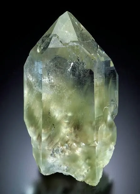 Quartz, byssolite (finely acicular actibolite) - image 1