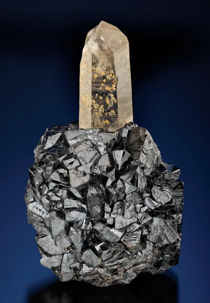 Quartz, Cassiterite image