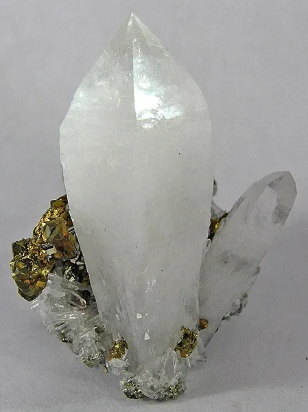 Quartz, Chalcopyrite image