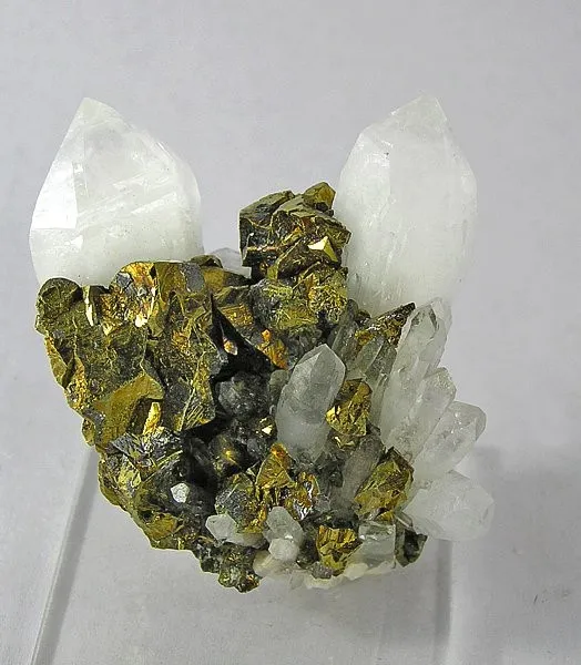 Quartz, Chalcopyrite image