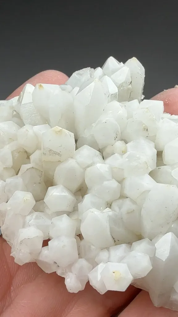 Quartz - image 2
