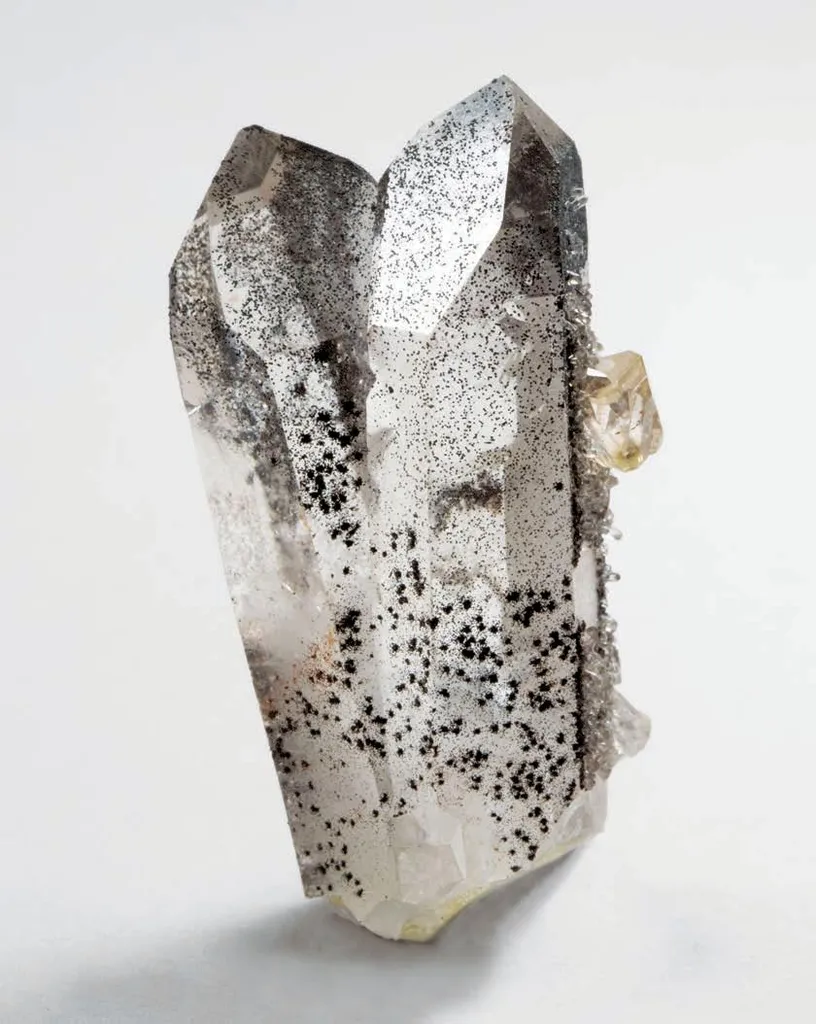 Quartz, Dolomite, Hematite image