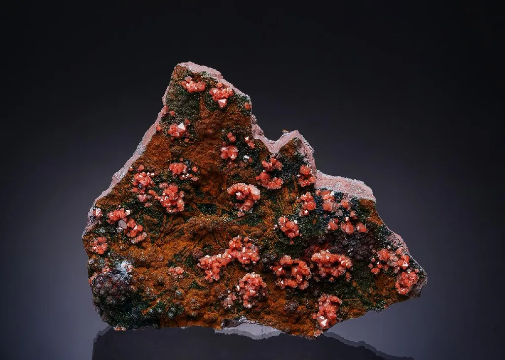 Quartz (EISENKIESEL) on Hematite image