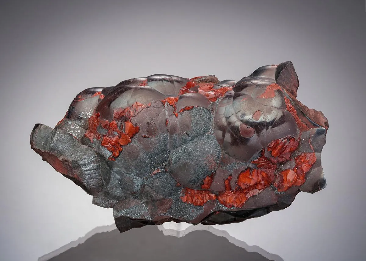 Quartz (EISENKIESEL) on Hematite - image 1