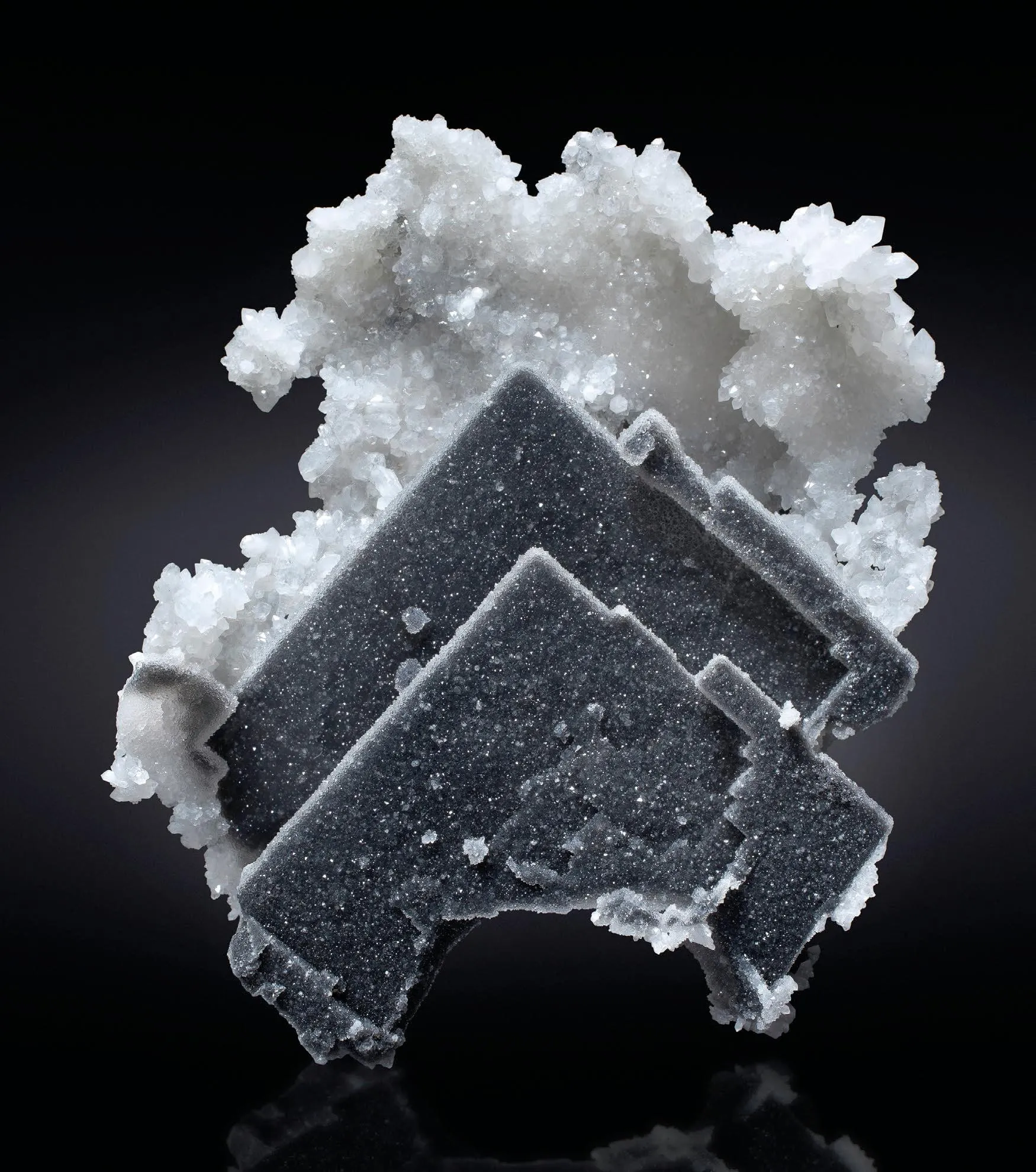 Quartz epimorph after Fluorite - image 1