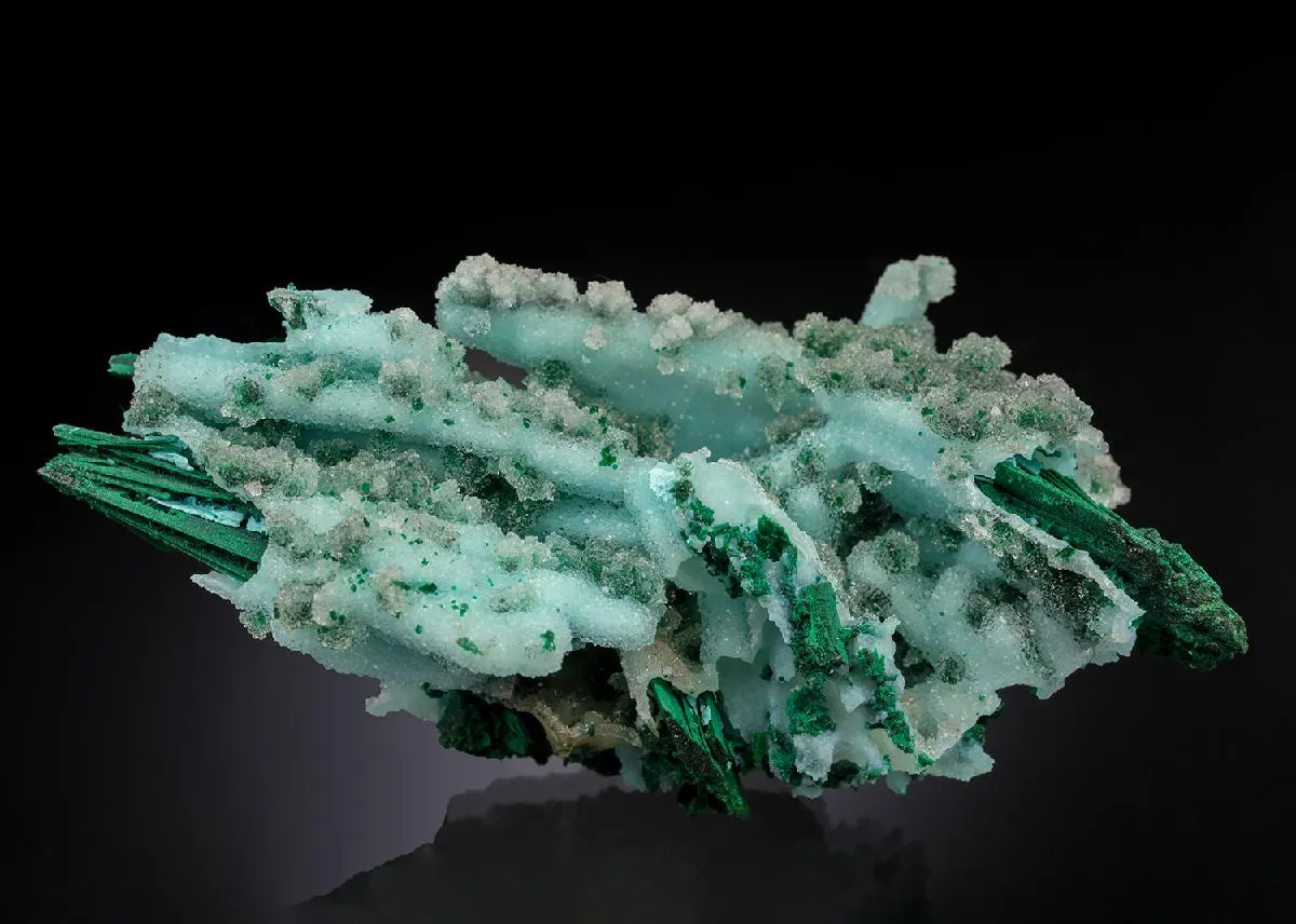 Quartz epimorphs on Malachite ps. after Azurite - image 1