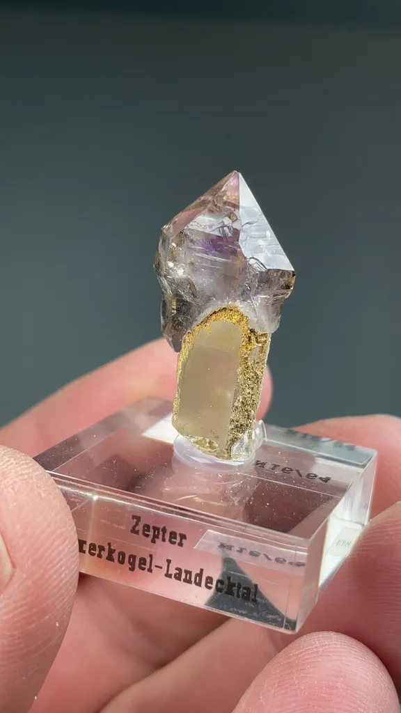 Quartz - image 2