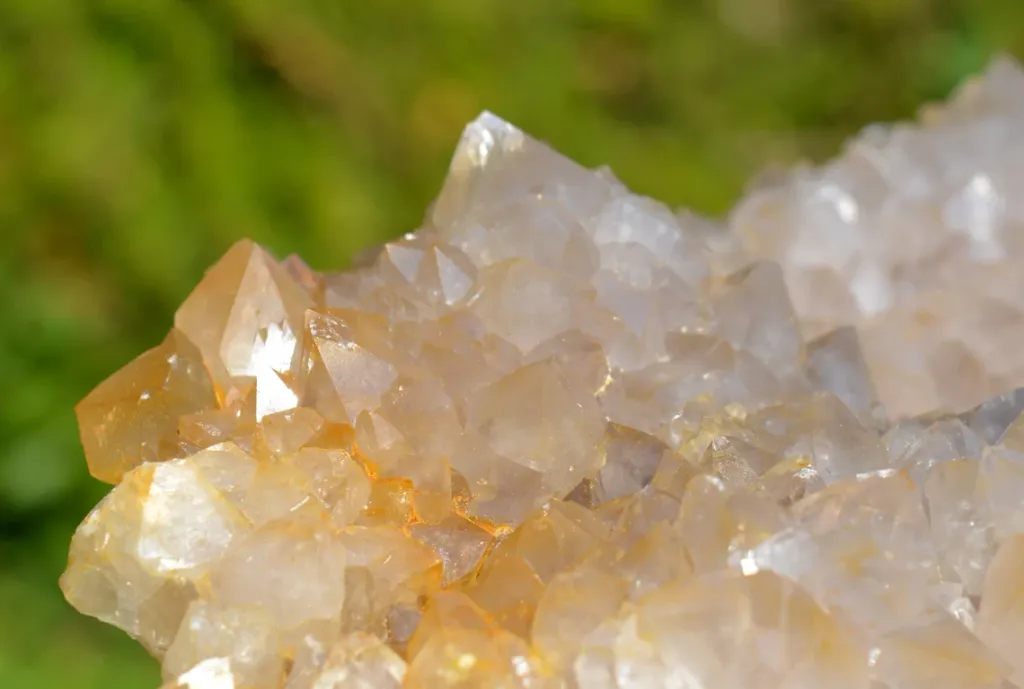 Quartz & fluorite 2070 grams - Maxonchamp, Remiremont, Vosges, France - image 3