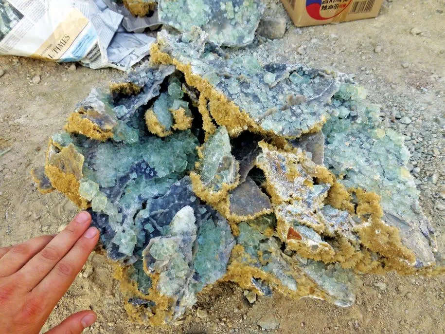 Quartz, Fluorite, Calcite - image 1