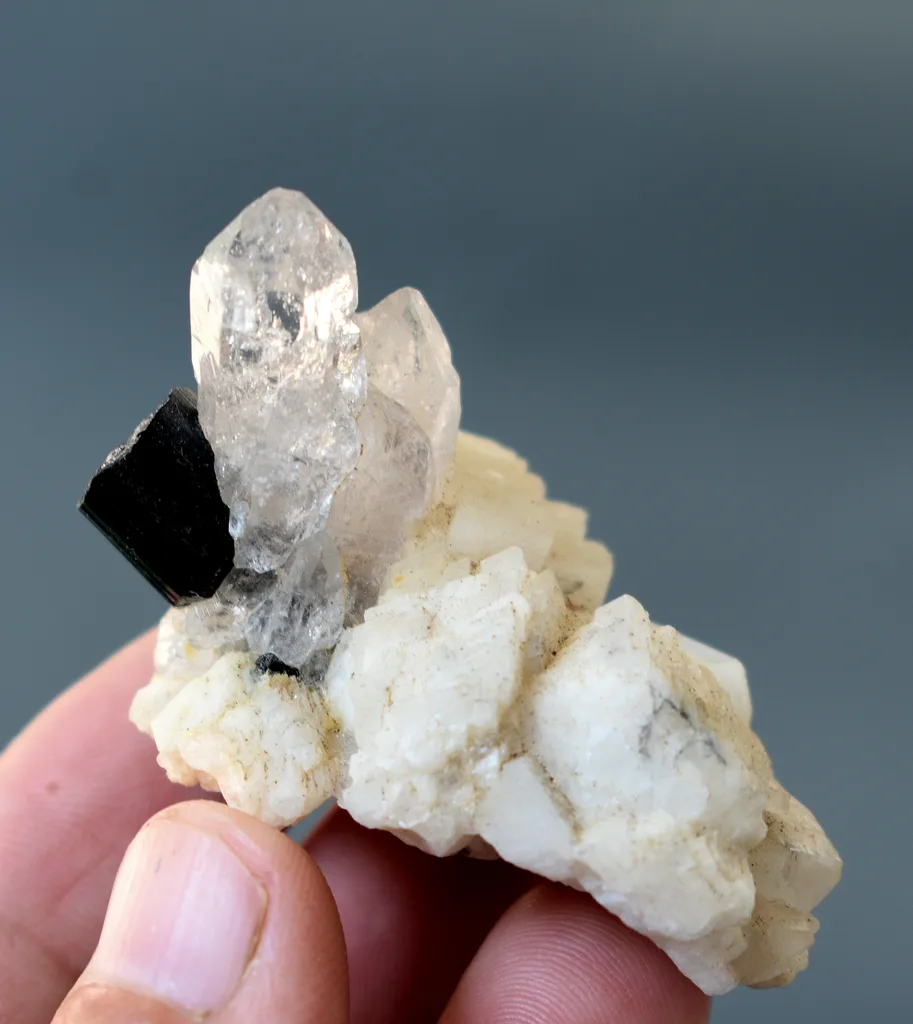 Quartz from Alchuri, Shigar Valley, Shigar District, Gilgit-Baltistan, Pakistan - image 4