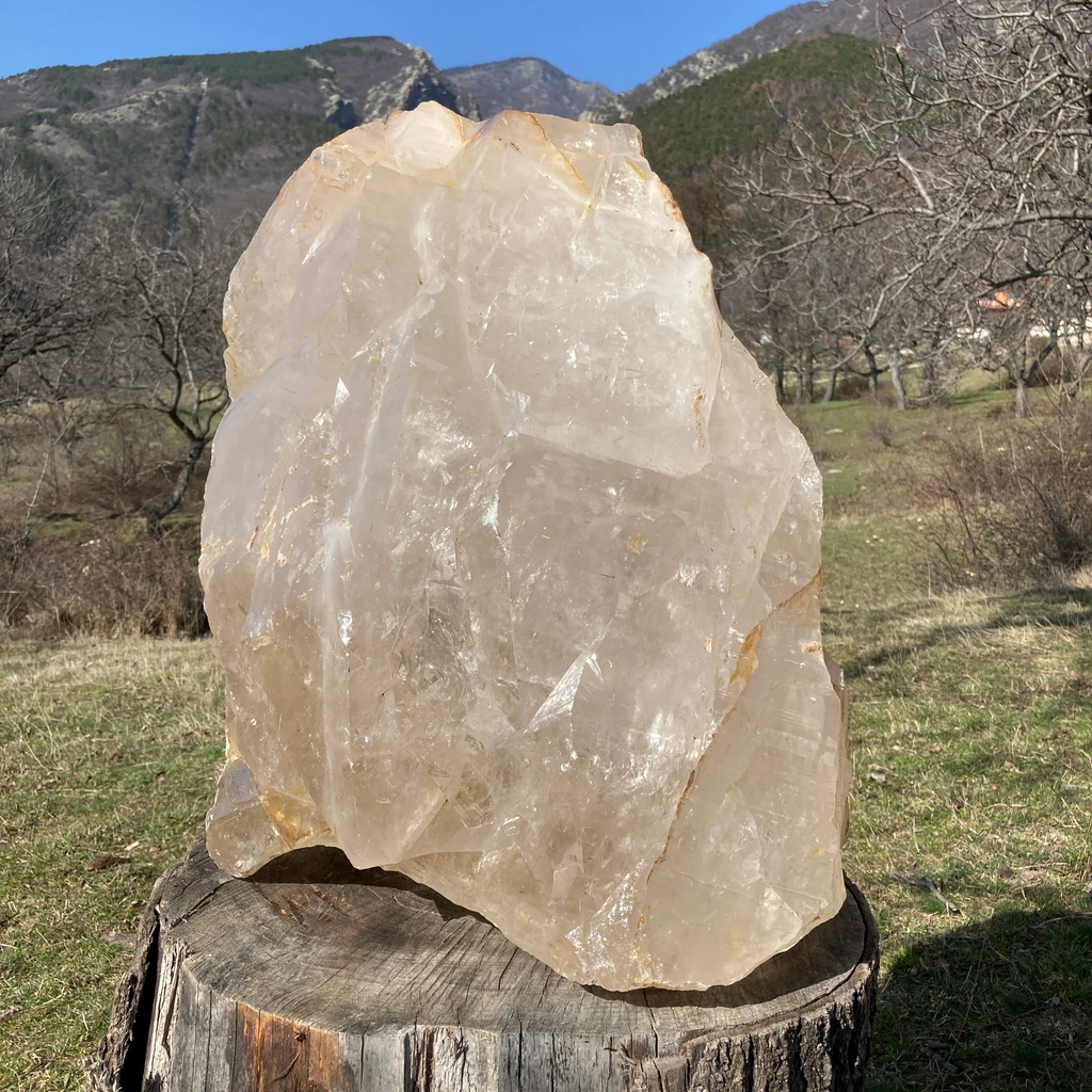 Quartz from Alto Ligonha Pegmatite Field, Zambezia Province, Mozambique - image 3