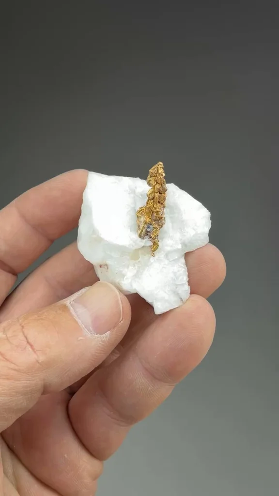 Quartz from Aouint Ighoman, Guelmim-Oued Noun Region, Morocco - image 2