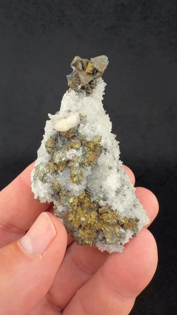 Quartz from Aranzazu mine, Huancavelica, Peru - image 2