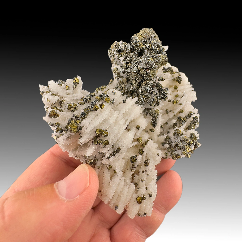 Quartz from Boldut Mine, Cavnic, Maramureș County, Romania - image 1