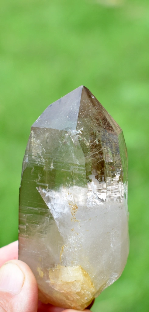 Quartz from Chhappu, Braldu Valley, Shigar District, Gilgit-Baltistan, Pakistan - image 7
