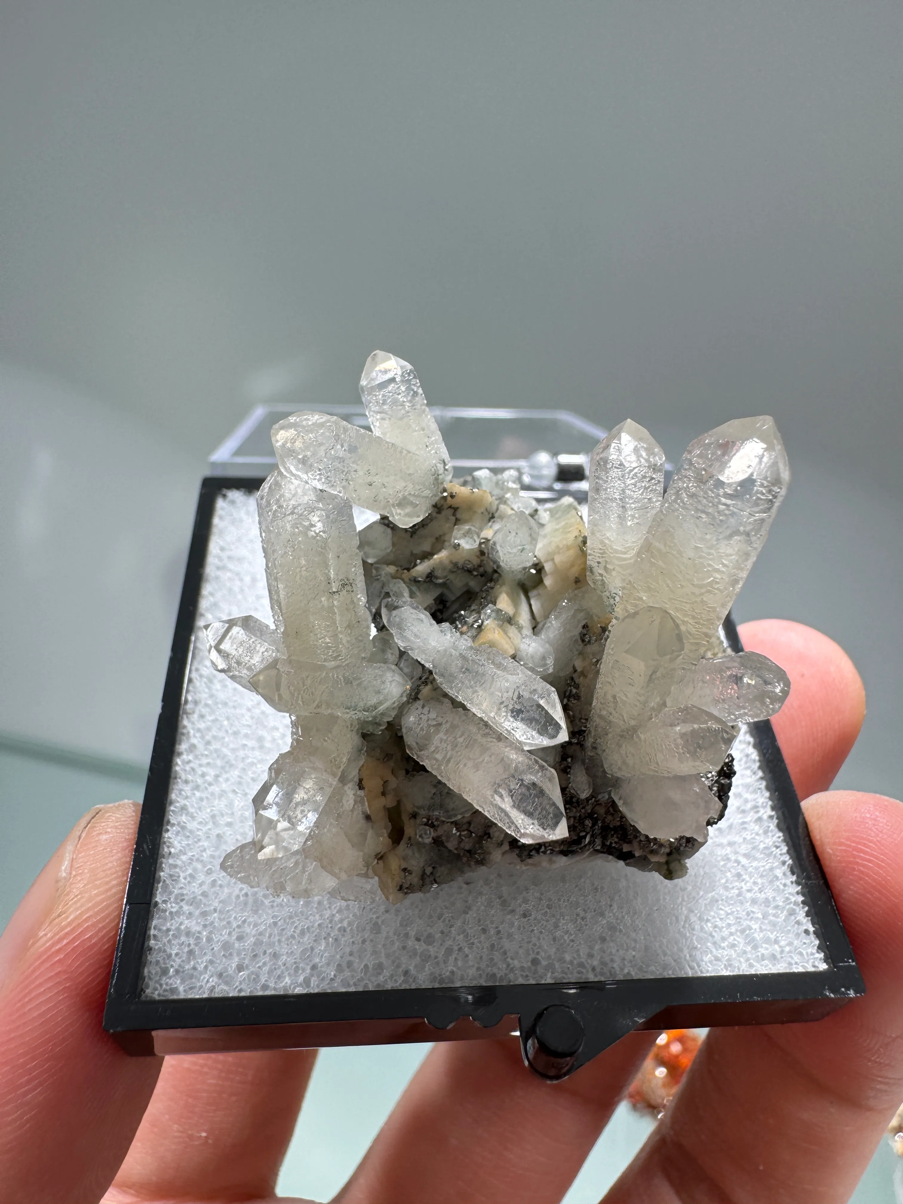 Quartz from China, Inner Mongolia, Huanggang Mine - image 4