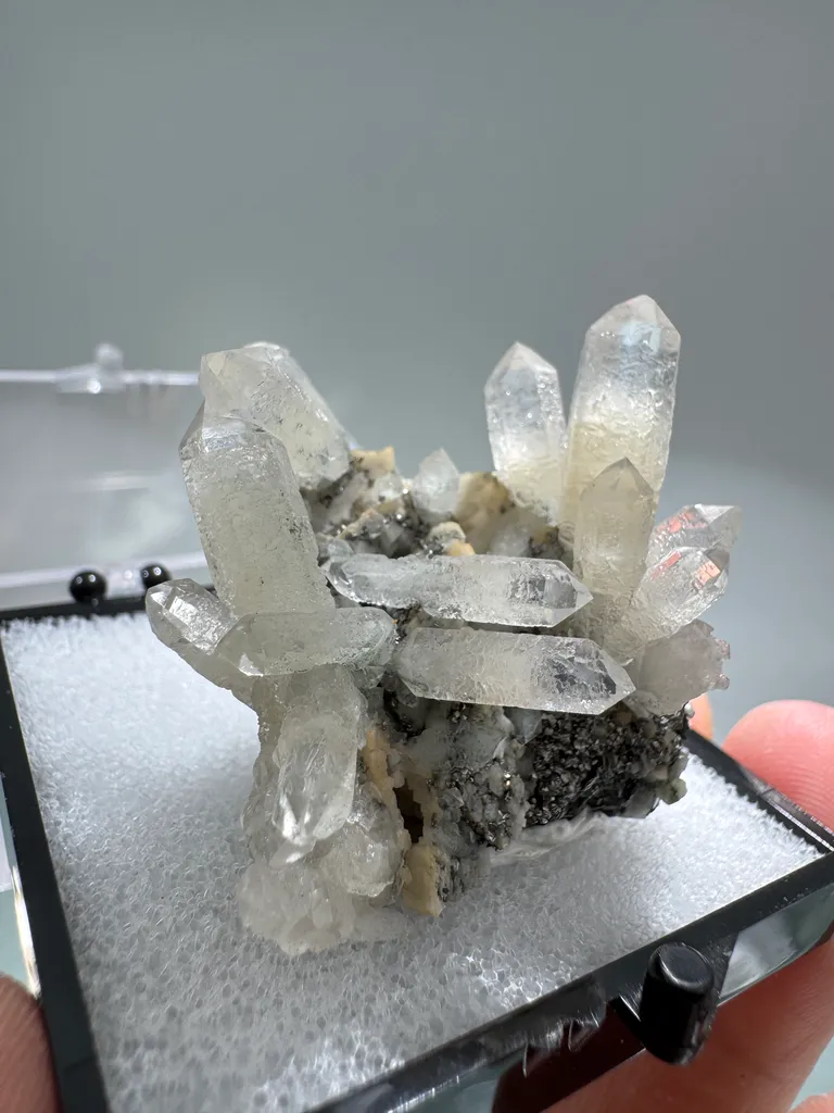 Quartz from China, Inner Mongolia, Huanggang Mine - image 2