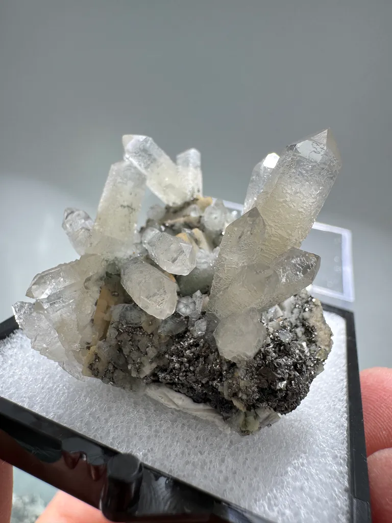 Quartz from China, Inner Mongolia, Huanggang Mine - image 3
