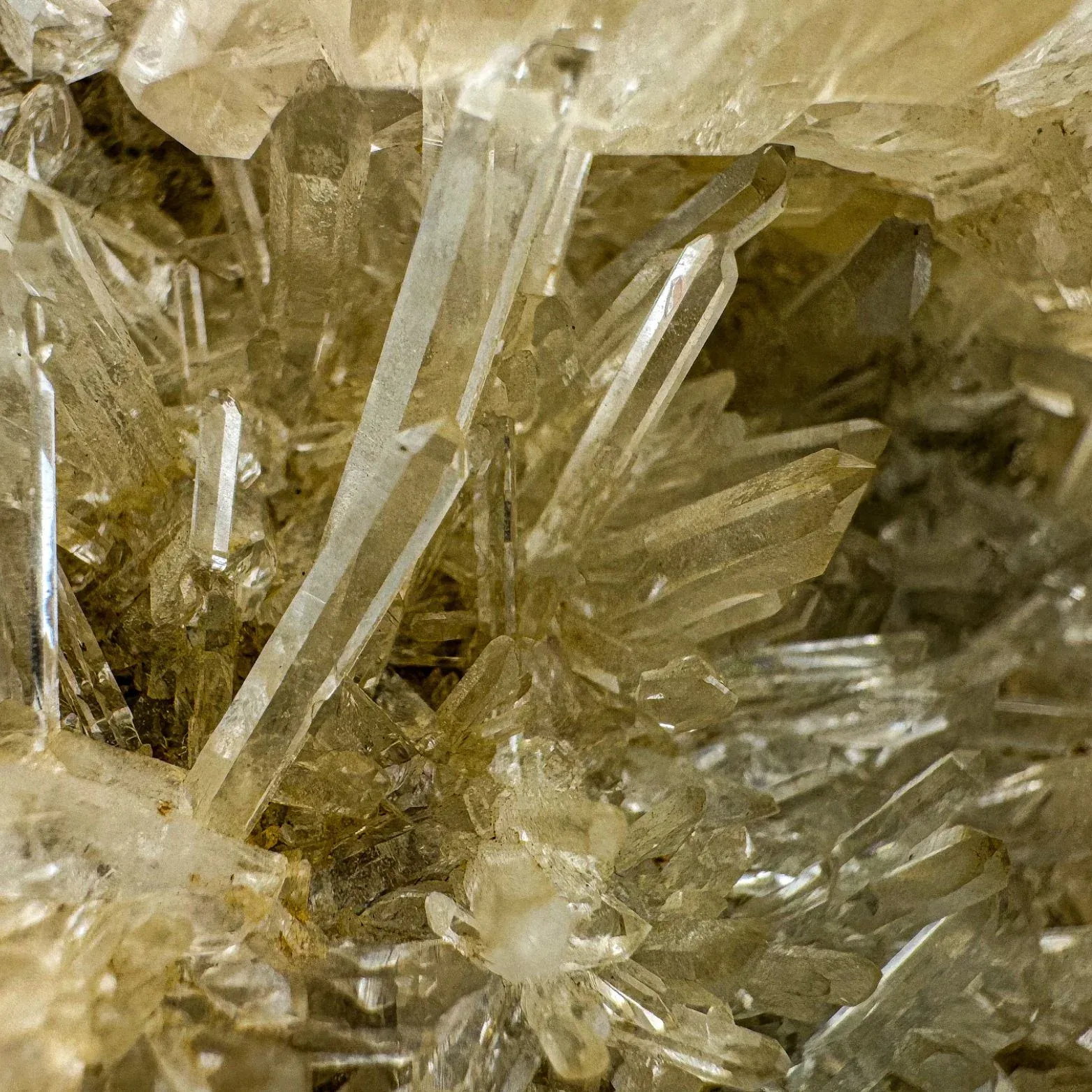 Quartz from France, Auvergne-Rhône-Alpes, La Gardette Mine - image 3