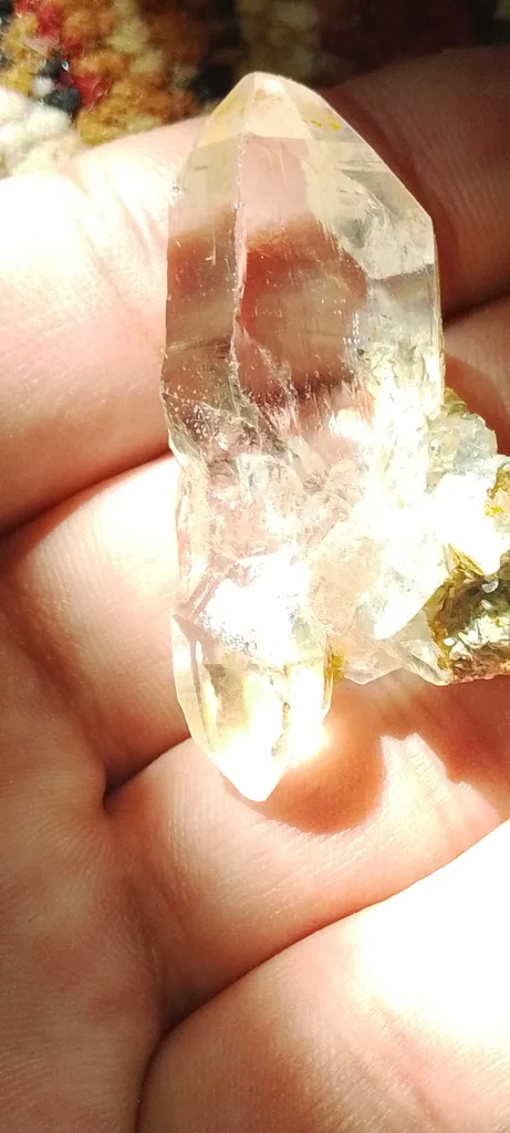 Quartz from Gilgit, Gilgit District, Gilgit-Baltistan, Pakistan - image 8