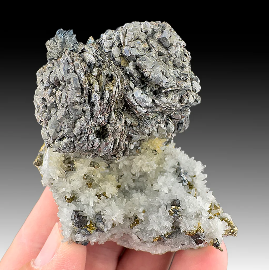 Quartz from Herja Mine, Baia Mare, Maramureș County, Romania image