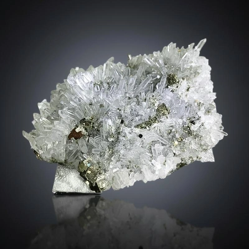 Quartz from Huarón mine, Huarón mining district, Huayllay District, Pasco, Peru image
