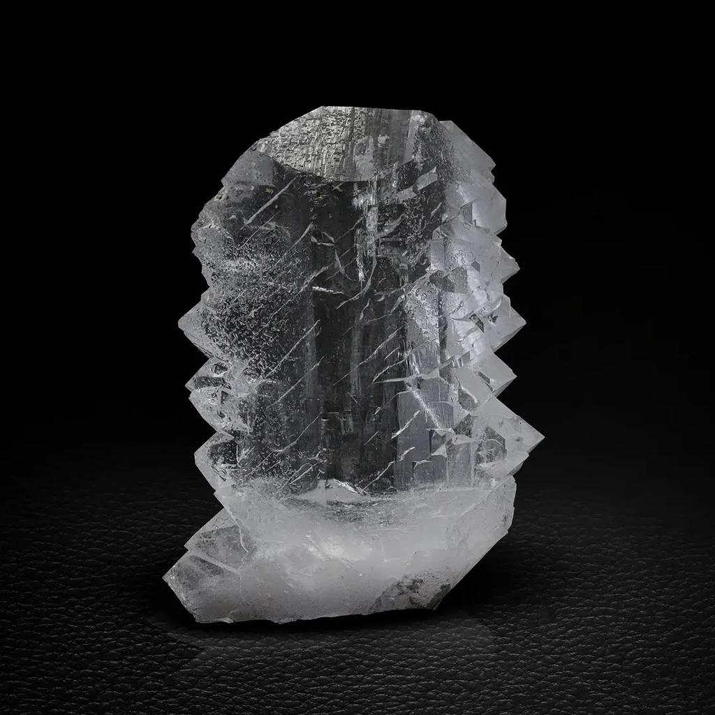 Quartz from Loe Shilman Carbonatite, Khyber District, Khyber Pakhtunkhwa Province, Pakistan image
