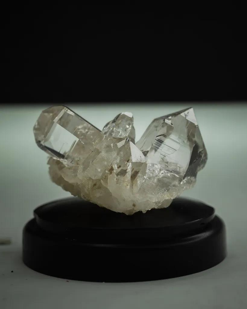 Quartz from Nepal, P3 Bagmati Pradesh, Dhading District, Ganesh Himal image