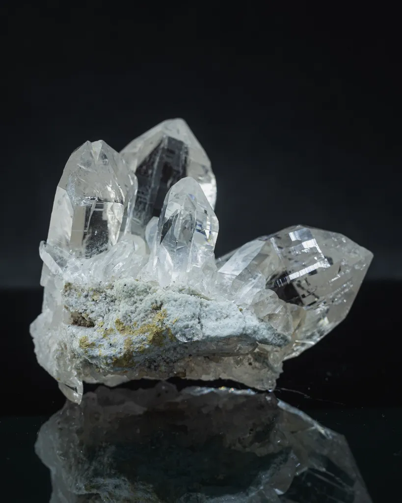 Quartz from Nepal, P3 Bagmati Pradesh, Dhading District, Ganesh Himal image