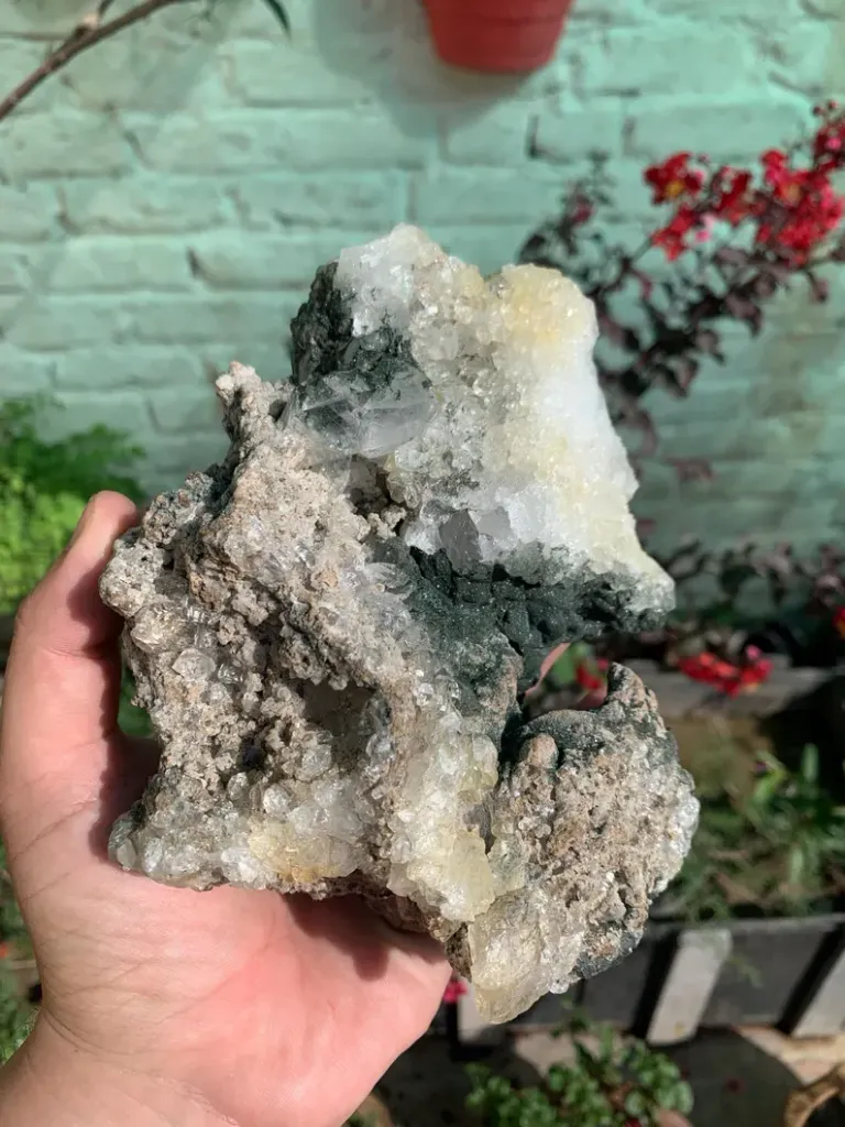Quartz from Pakistan image