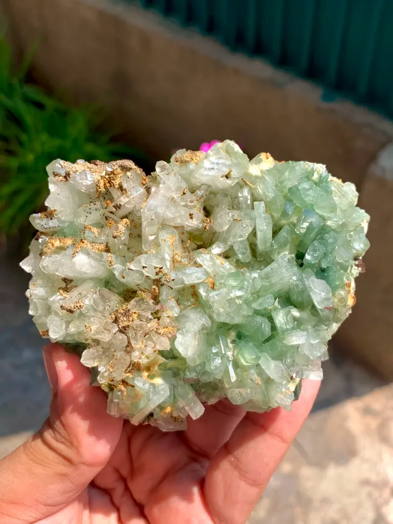 Quartz from Pakistan image