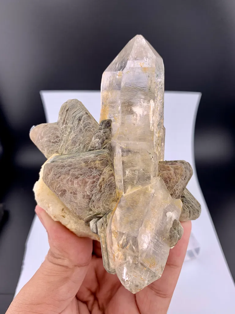 Quartz from Pakistan - image 3